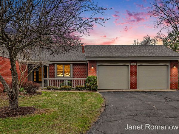 1317 Suncrest Drive NE, Grand Rapids, MI 49525