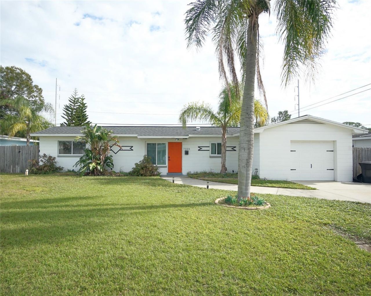 7325 10th Street N, Saint Petersburg, FL 33702 Photo