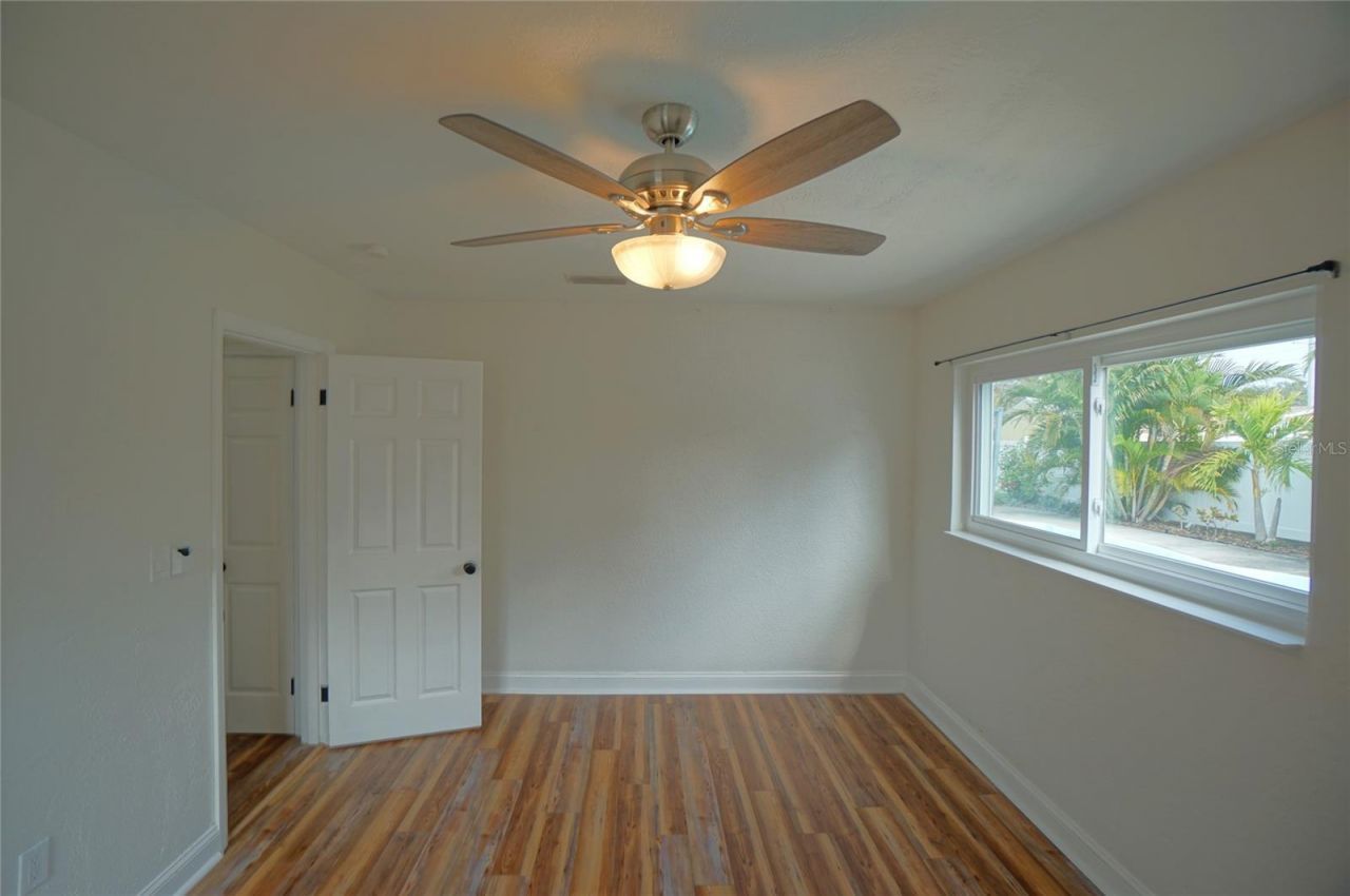 7325 10th Street N, Saint Petersburg, FL 33702 Photo