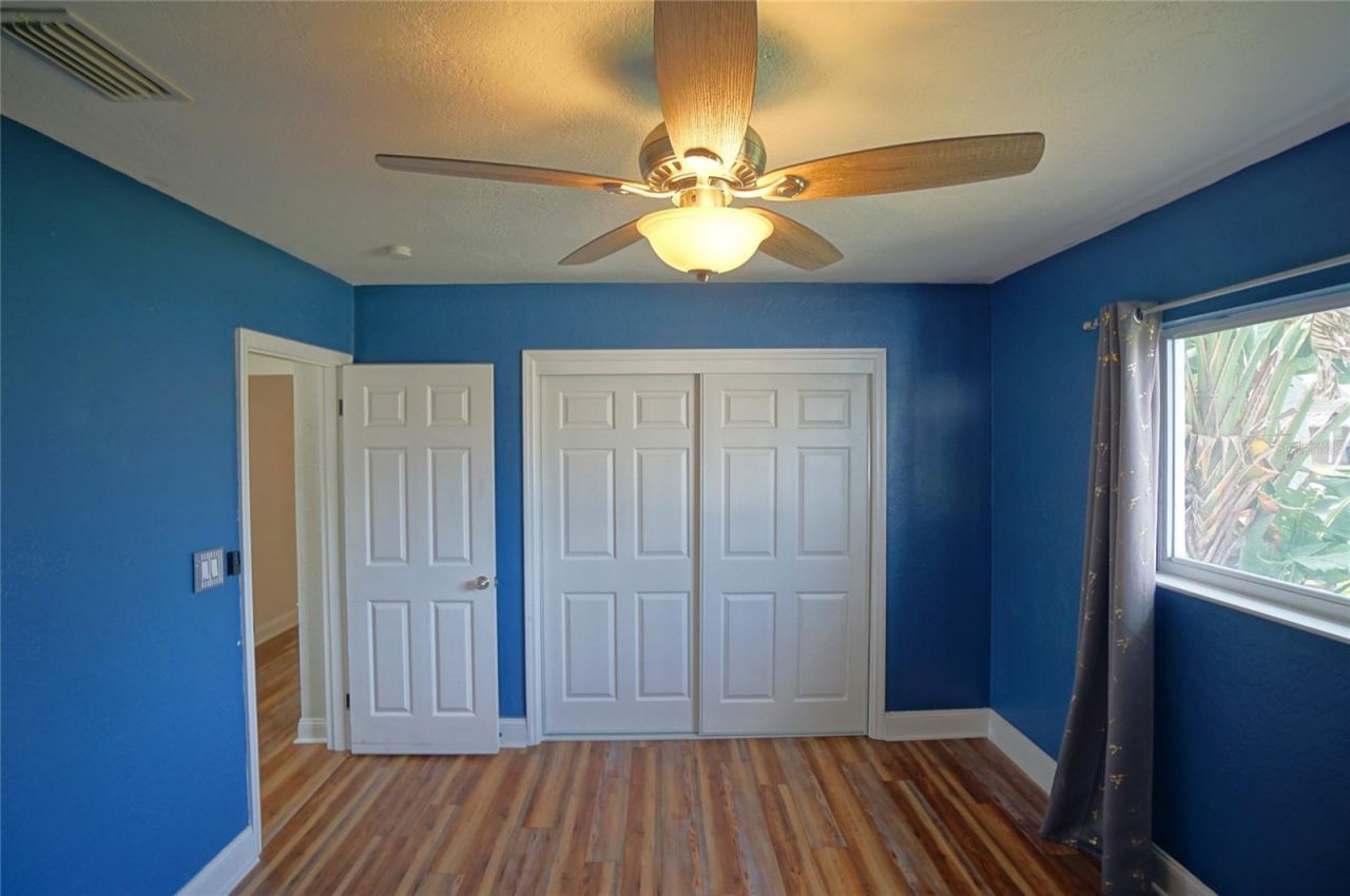 7325 10th Street N, Saint Petersburg, FL 33702 Photo