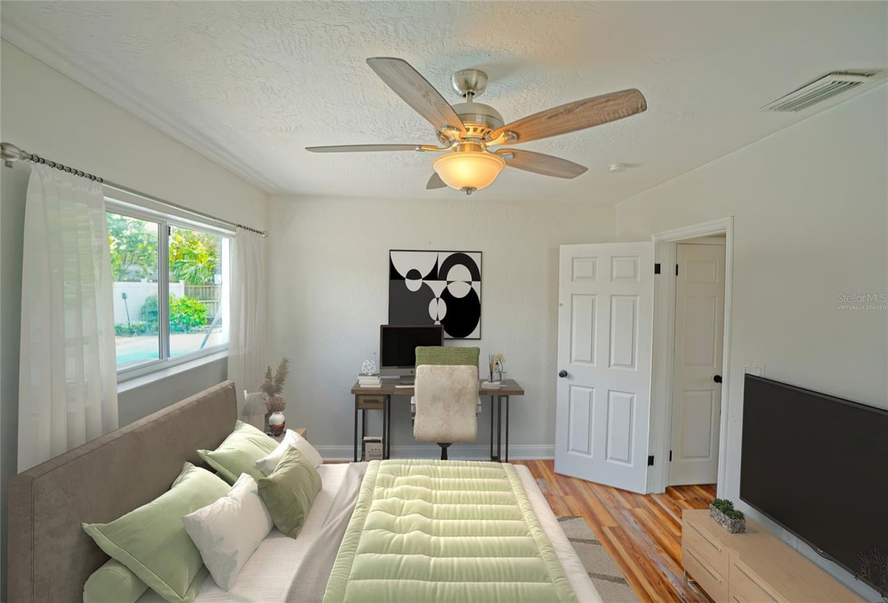 7325 10th Street N, Saint Petersburg, FL 33702 Photo
