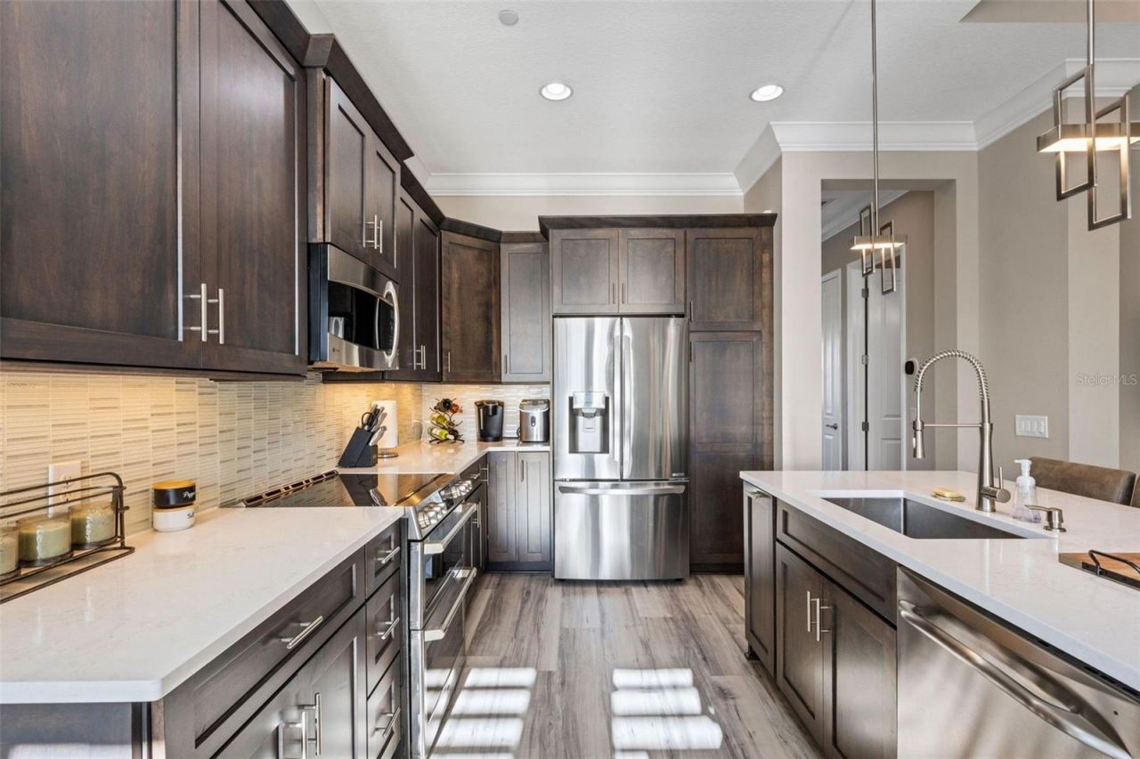 289 Sapphire Lake Drive, Unit 202, Bradenton, FL 34209 Photo