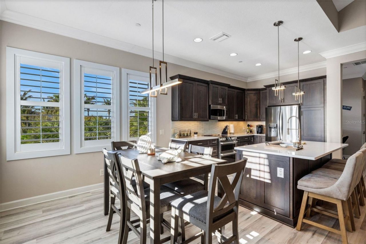 289 Sapphire Lake Drive, Unit 202, Bradenton, FL 34209 Photo