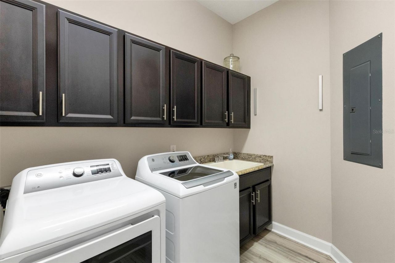 289 Sapphire Lake Drive, Unit 202, Bradenton, FL 34209 Photo