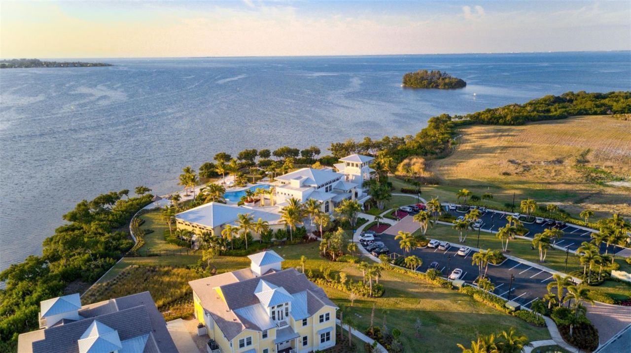 289 Sapphire Lake Drive, Unit 202, Bradenton, FL 34209 Photo