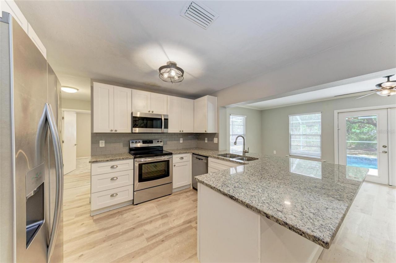 4913 32nd Street E, Bradenton, FL 34203 Photo