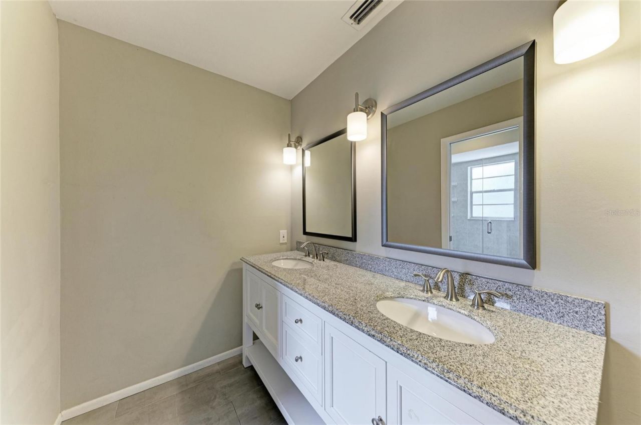 4913 32nd Street E, Bradenton, FL 34203 Photo