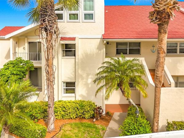 760 VILLAGE CIRCLE , Unit 109, VENICE, FL 34292