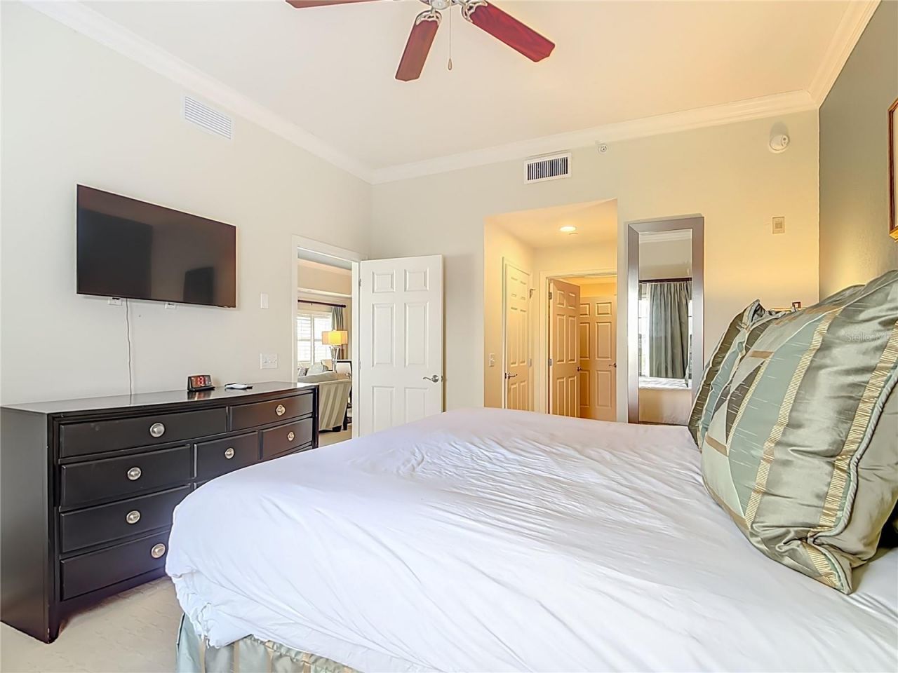 1116 Sunset View Circle, Unit 304, Reunion, FL 34747 Photo