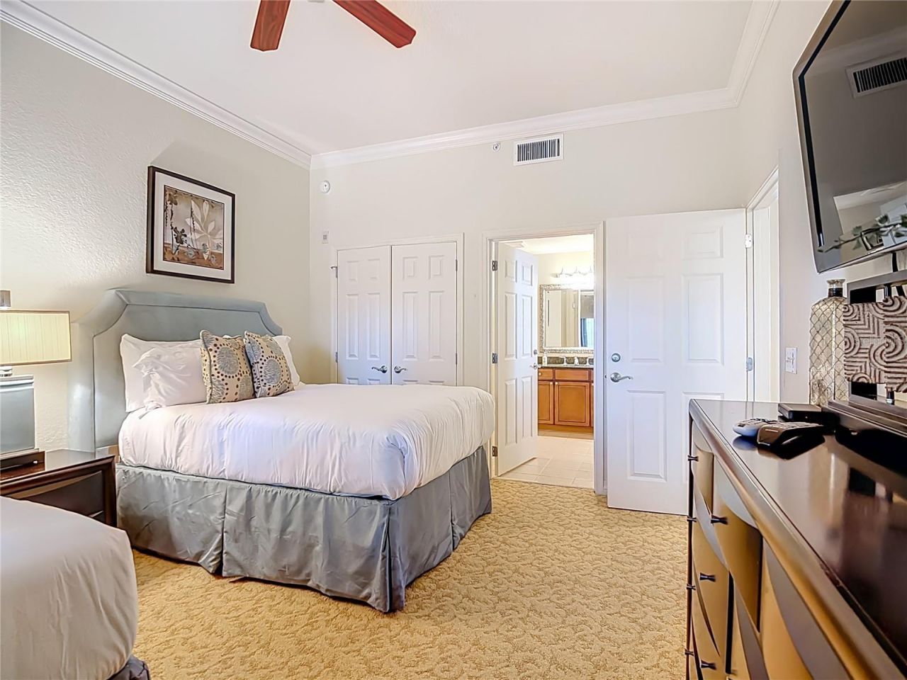 1116 Sunset View Circle, Unit 304, Reunion, FL 34747 Photo