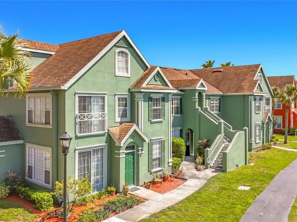 9068 LAKE CHASE ISLAND WAY, Unit 9068, TAMPA, FL 33626