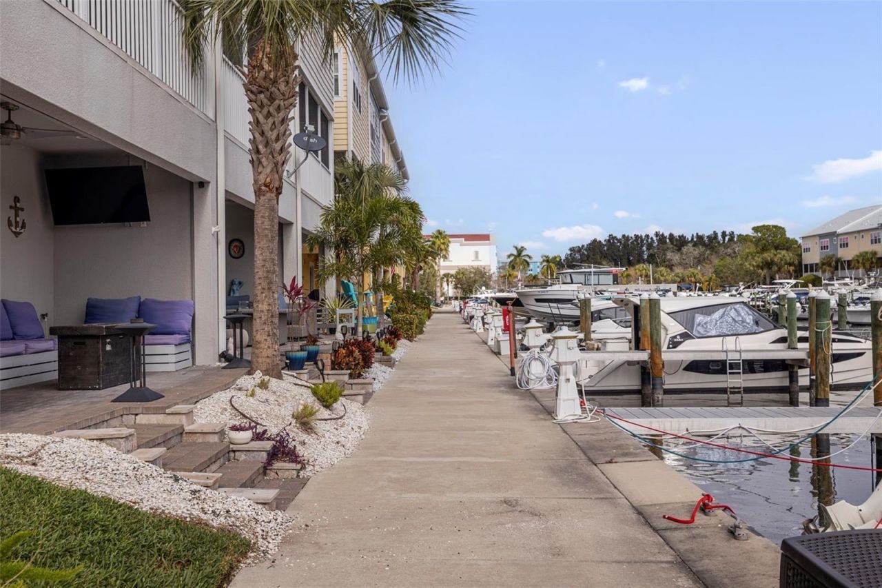 6064 Moorings Drive S, Saint Petersburg, FL 33712 Photo