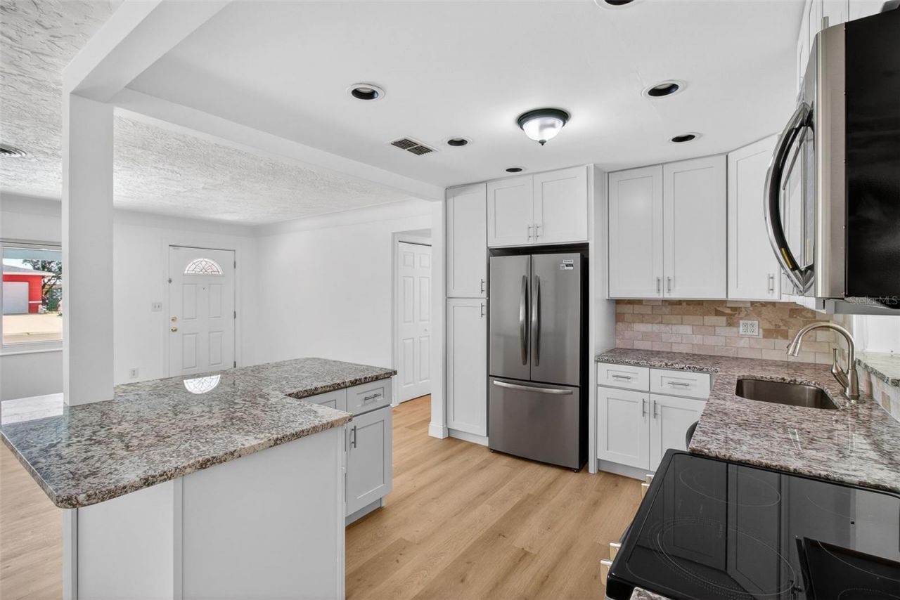 7919 Causeway Boulevard S, Saint Petersburg, FL 33707 Photo