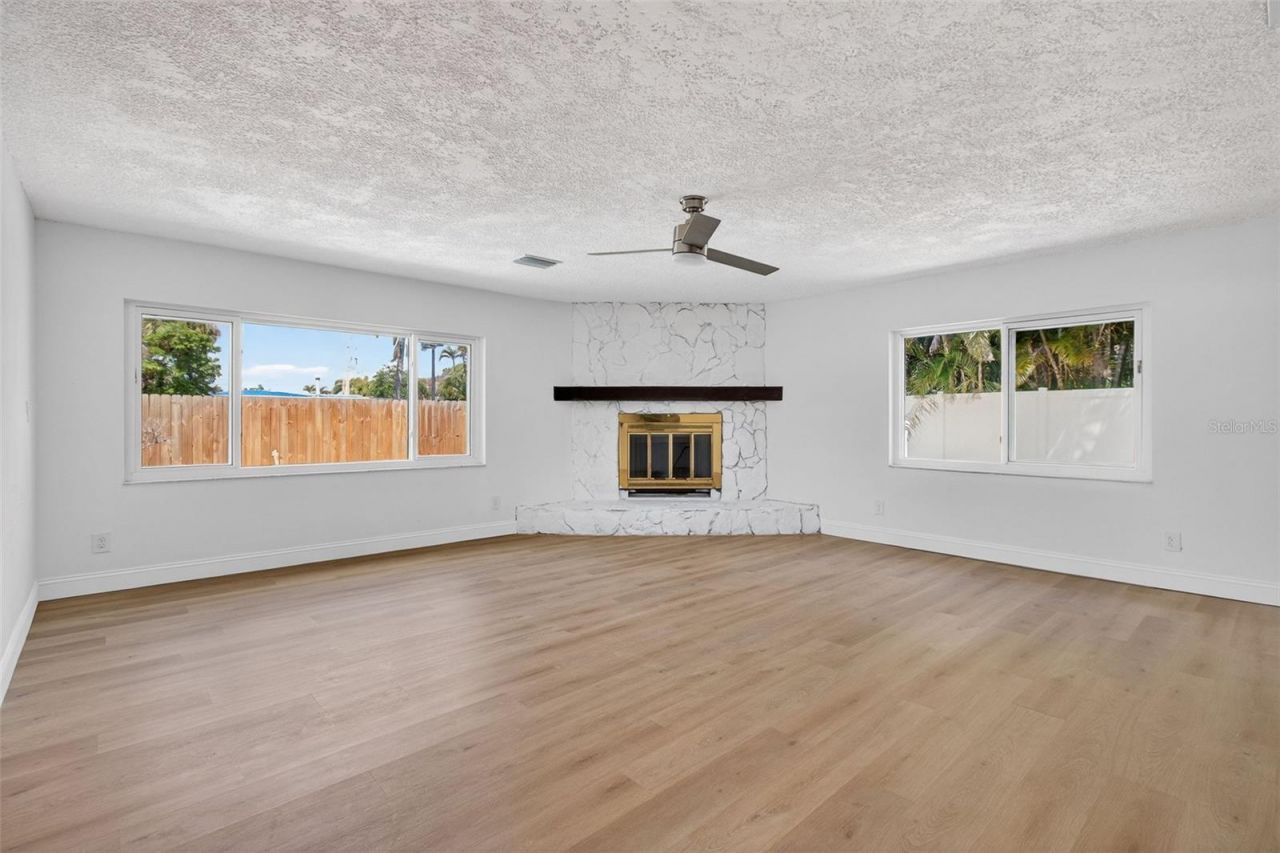 7919 Causeway Boulevard S, Saint Petersburg, FL 33707 Photo