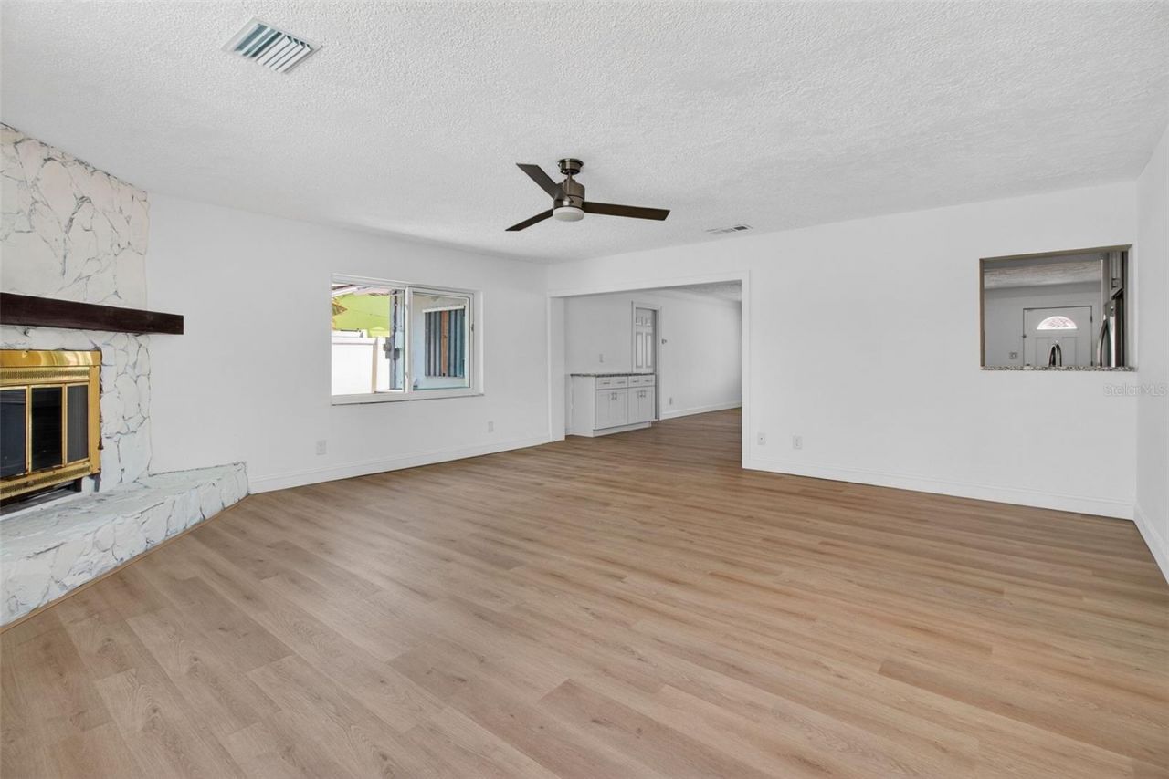 7919 Causeway Boulevard S, Saint Petersburg, FL 33707 Photo