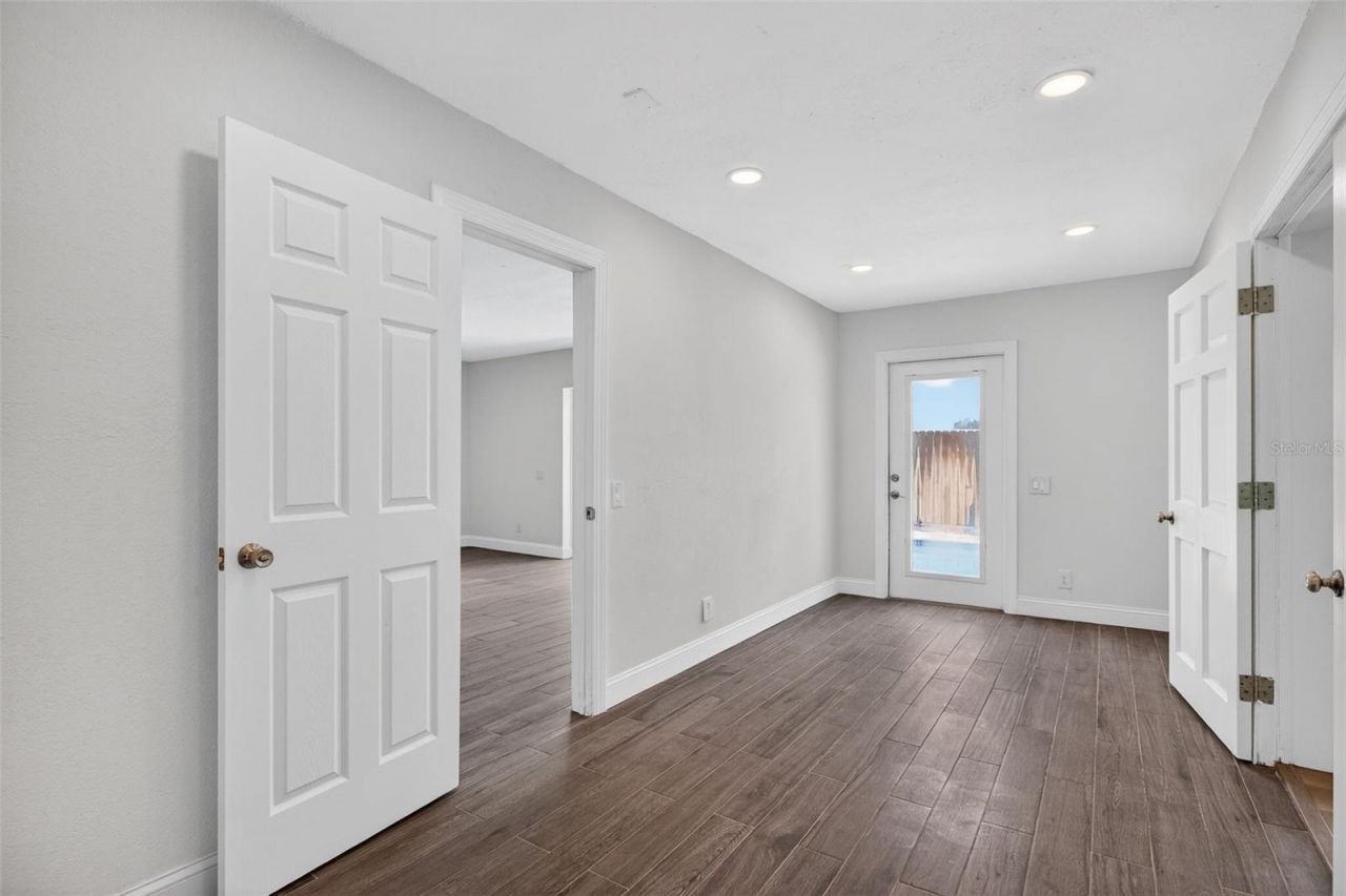 7919 Causeway Boulevard S, Saint Petersburg, FL 33707 Photo