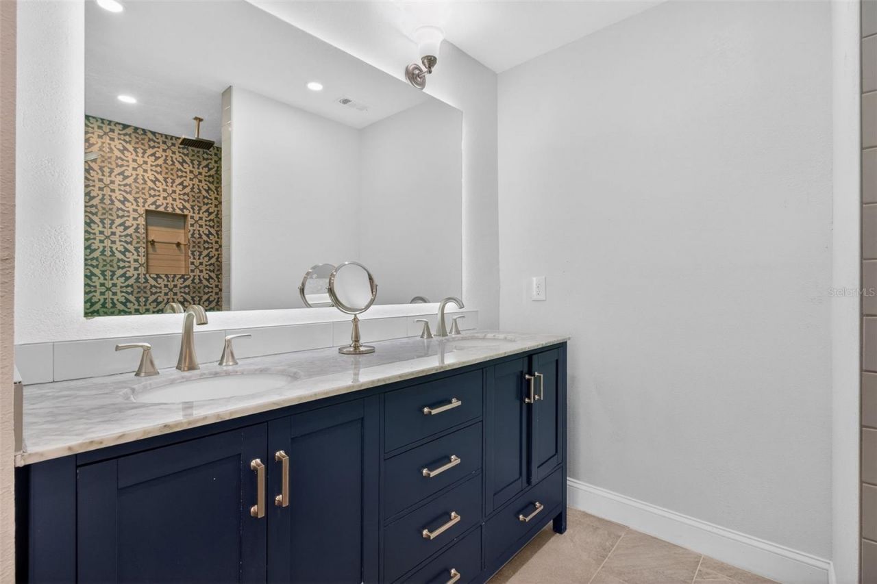 7919 Causeway Boulevard S, Saint Petersburg, FL 33707 Photo