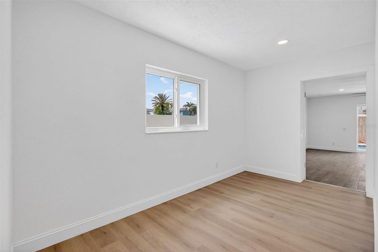 7919 Causeway Boulevard S, Saint Petersburg, FL 33707 Photo