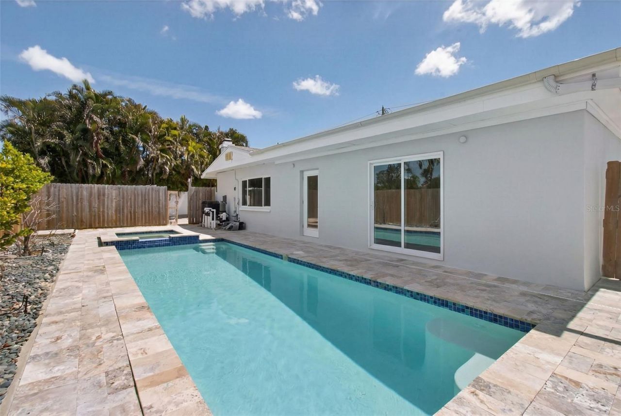 7919 Causeway Boulevard S, Saint Petersburg, FL 33707 Photo