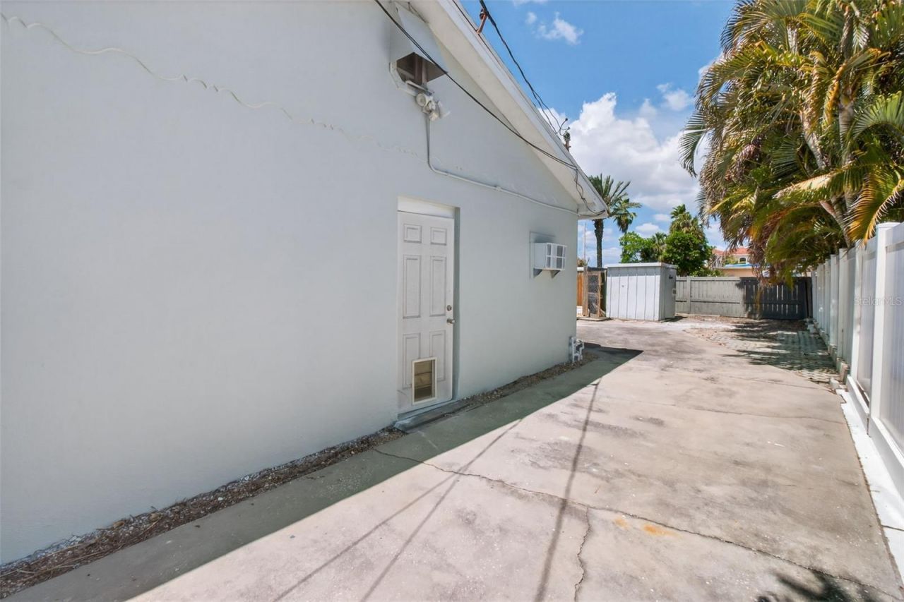 7919 Causeway Boulevard S, Saint Petersburg, FL 33707 Photo