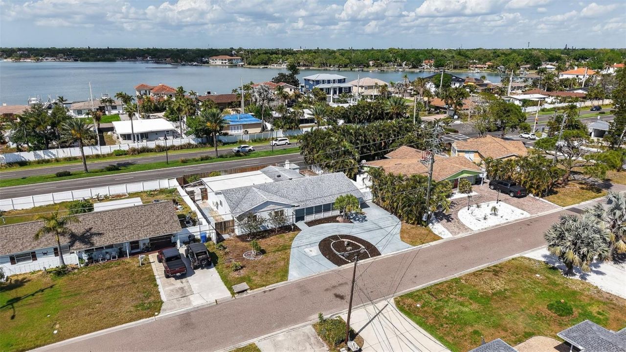 7919 Causeway Boulevard S, Saint Petersburg, FL 33707 Photo