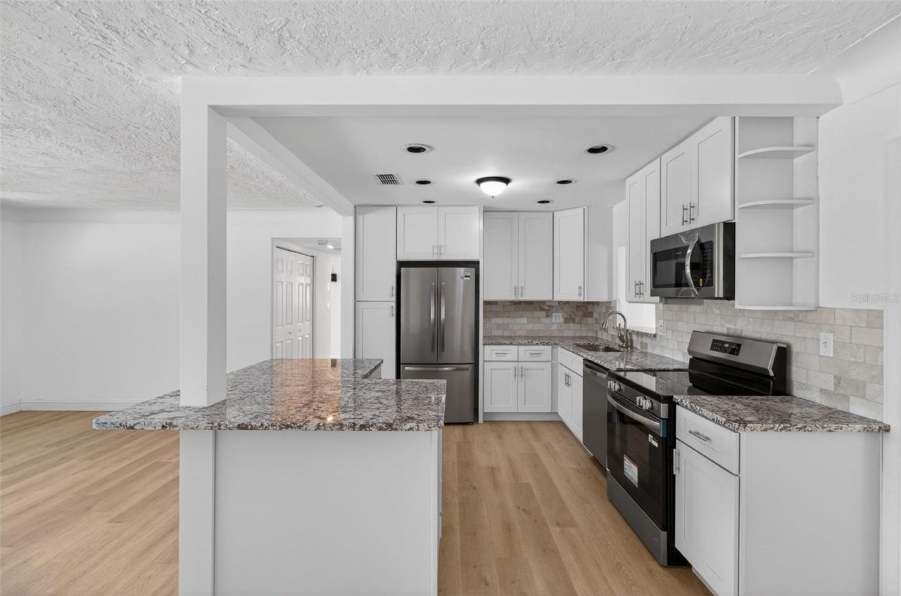 7919 Causeway Boulevard S, Saint Petersburg, FL 33707 Photo