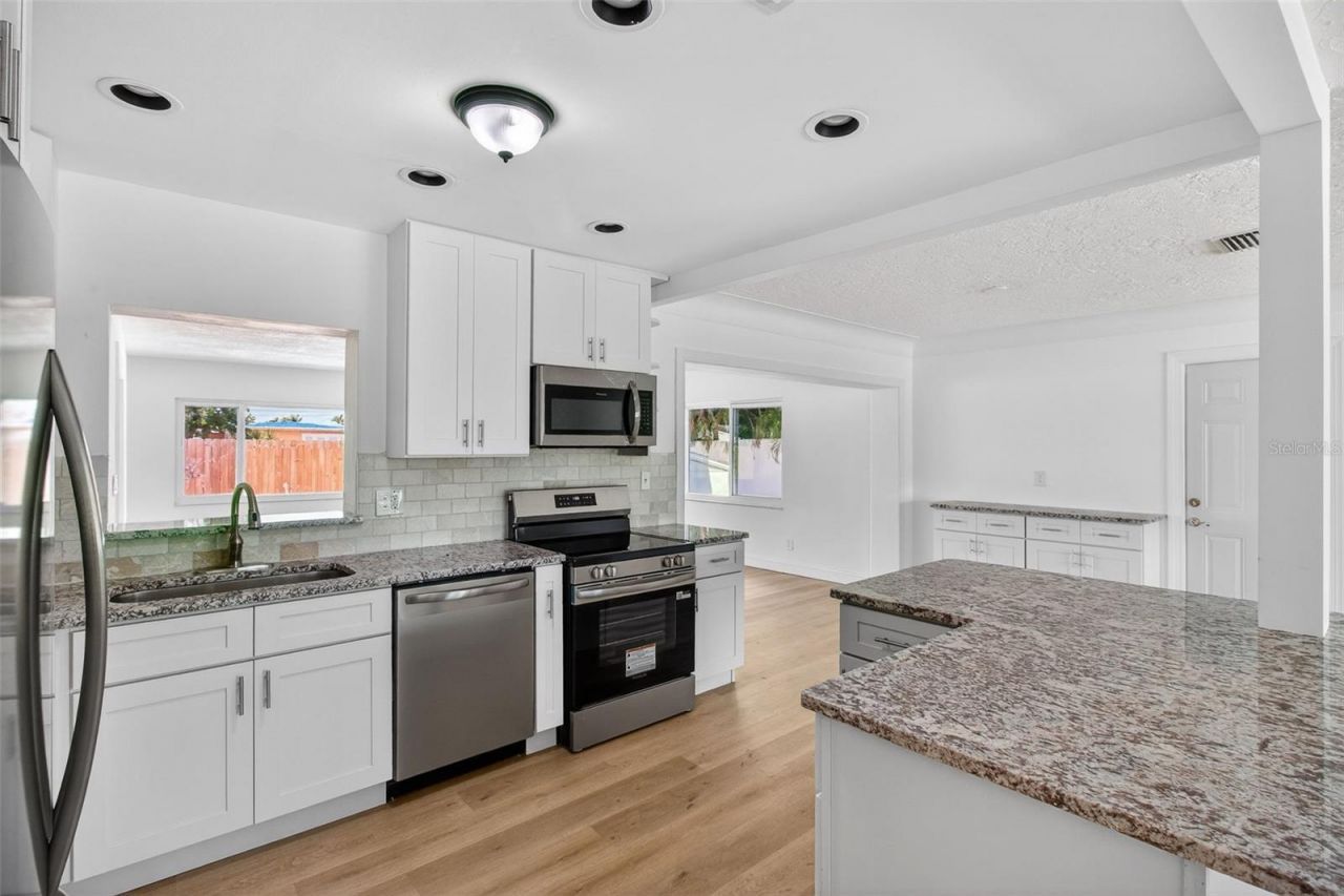 7919 Causeway Boulevard S, Saint Petersburg, FL 33707 Photo