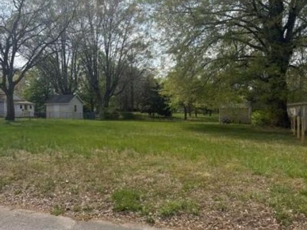 1415 3rd Street Place NE, Hickory, NC 28601