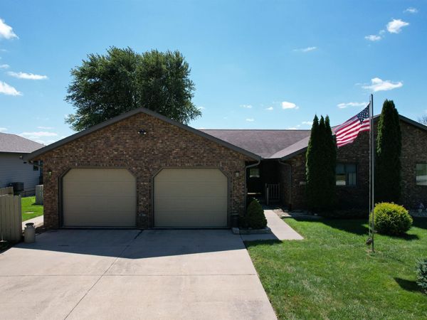 23700 Gombert Drive , Anamosa, IA 52205