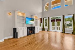 16 Orchard Ave. photo 4