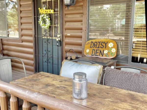 2644 Lodge Loop, Overgaard, AZ 85933