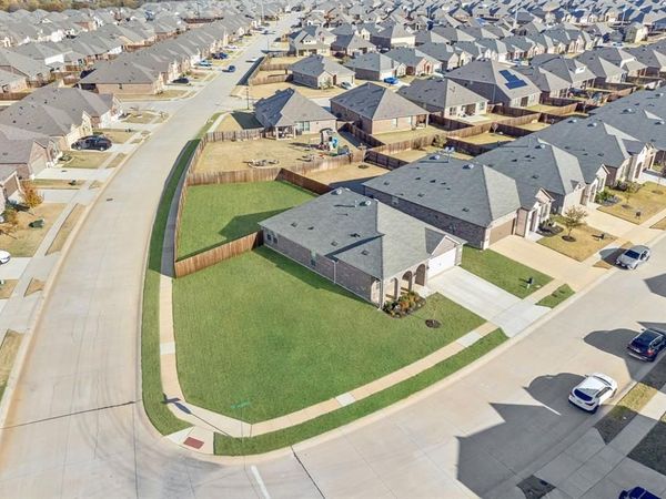 3260 Hunters Glen Drive, Aubrey, TX 76227