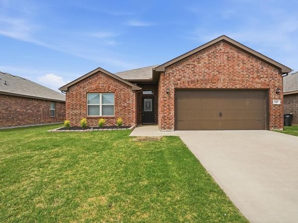 428 Edgewick Lane, Fort Worth, TX 76036