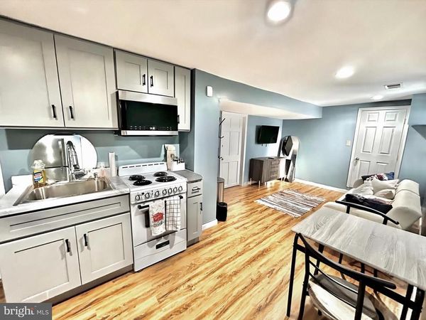 421 NOVA AVENUE, CAPITOL HEIGHTS, MD 20743