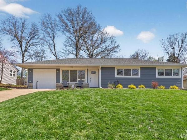 128 Embassy Lane, St Louis, MO 63122