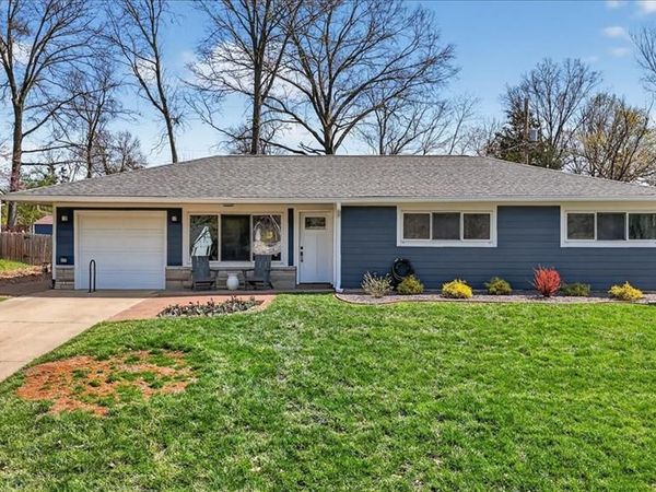 128 Embassy Lane, St Louis, MO 63122