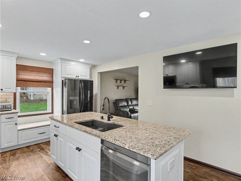 3881 Mahogany Street NW, Uniontown, OH 44685 Photo 10