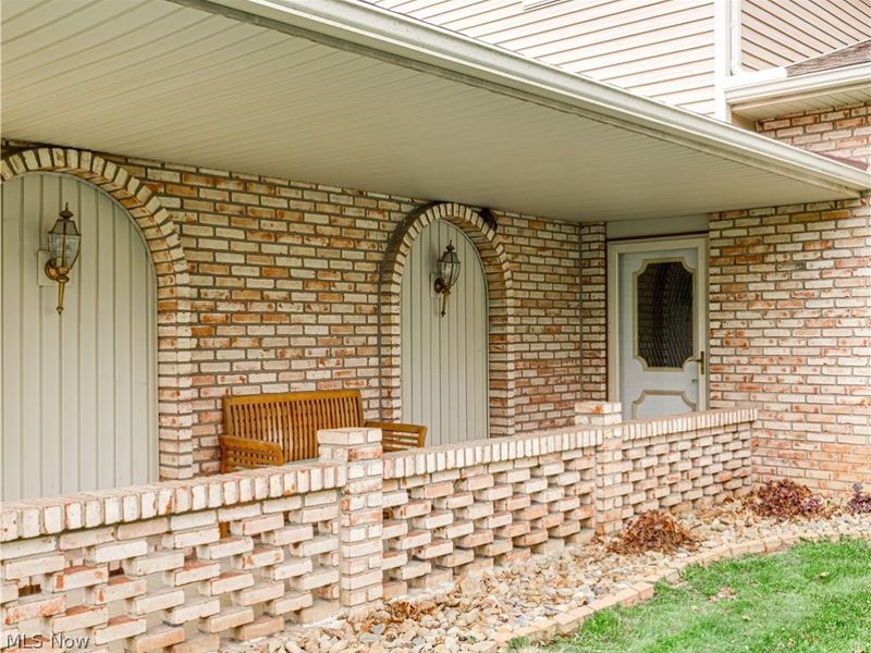 3881 Mahogany Street NW, Uniontown, OH 44685 Photo 2