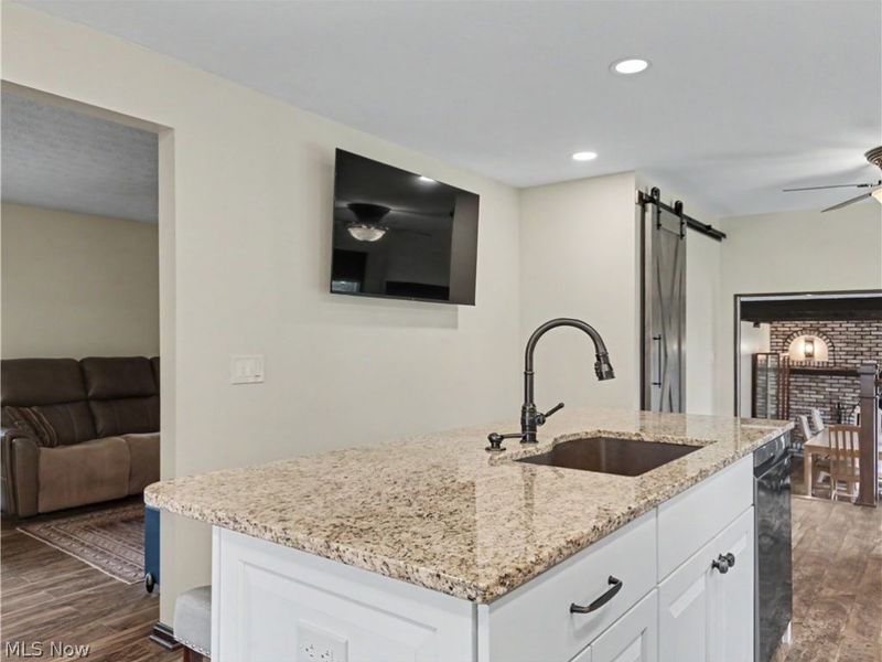 3881 Mahogany Street NW, Uniontown, OH 44685 Photo 9