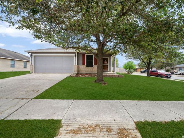 208 Passerina, Selma, TX 78154