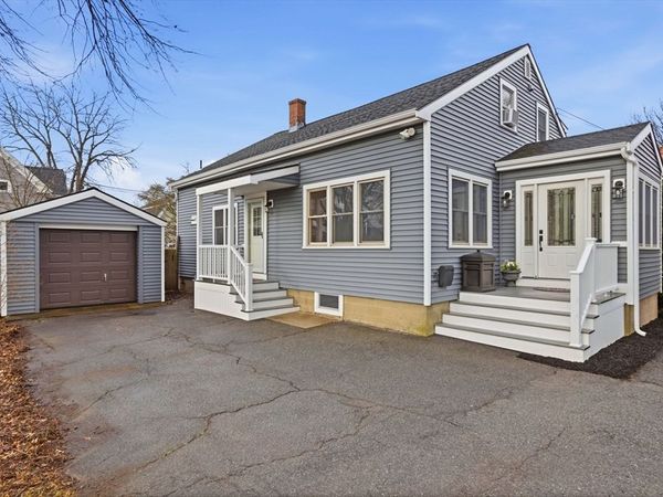 3 Rosedale Ave, Manchester, MA 01944