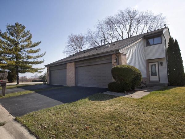 7222 S Delaine DRIVE, Oak Creek, WI 53154