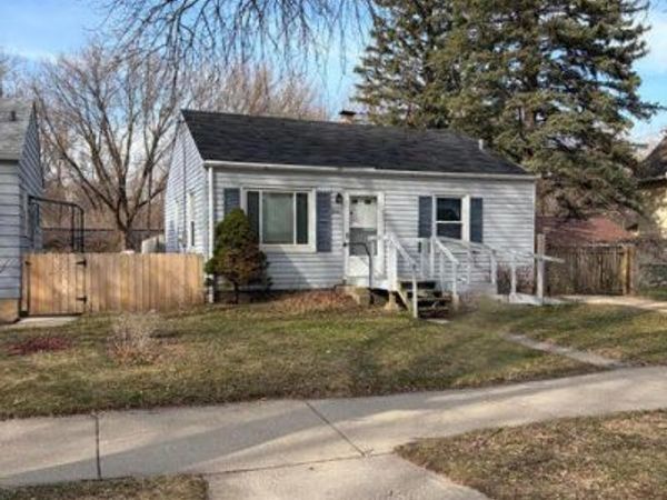 900 E Holt Ave, Milwaukee, WI 53207