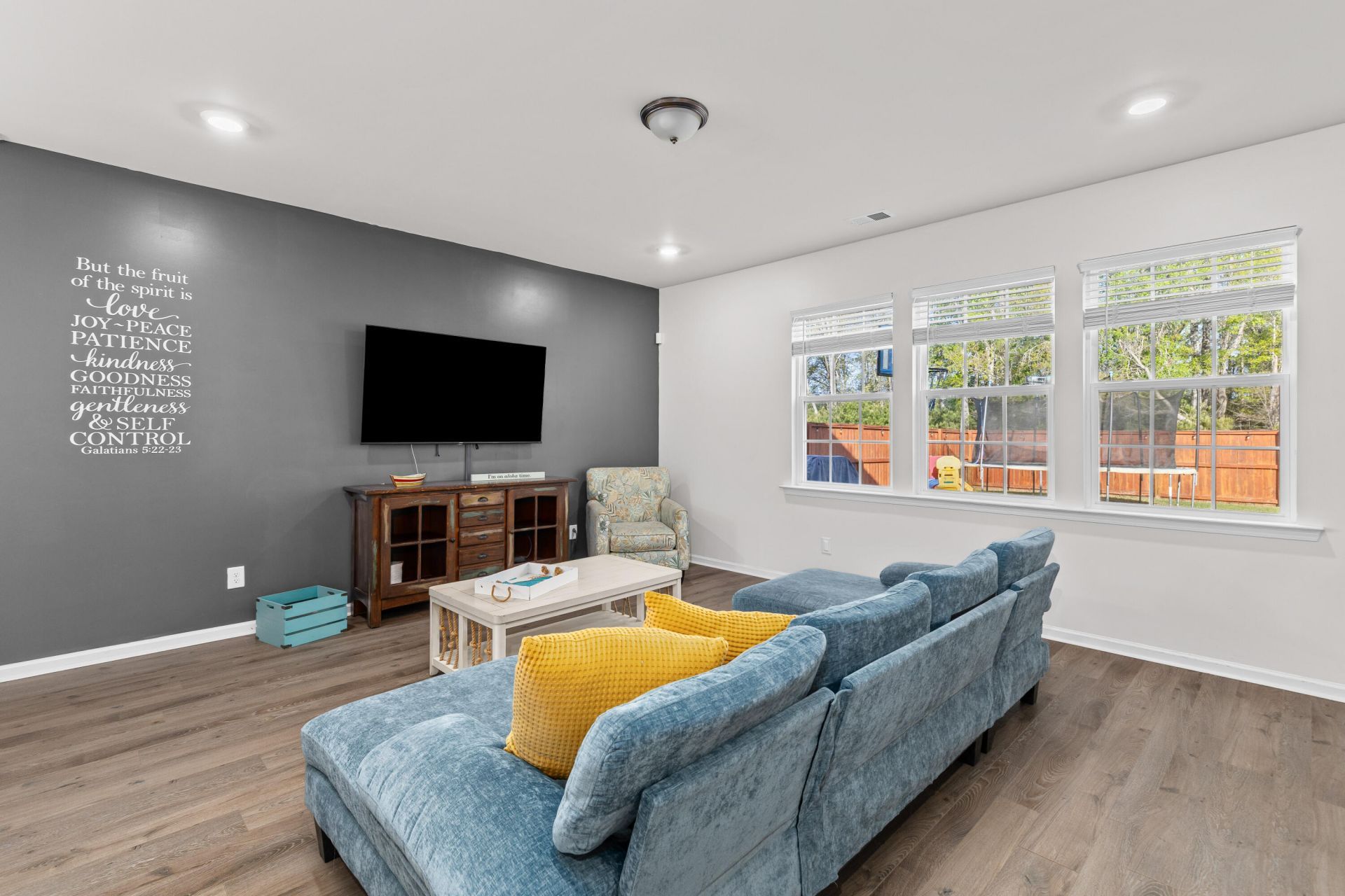 511 Singing Bush Avenue Photo 13