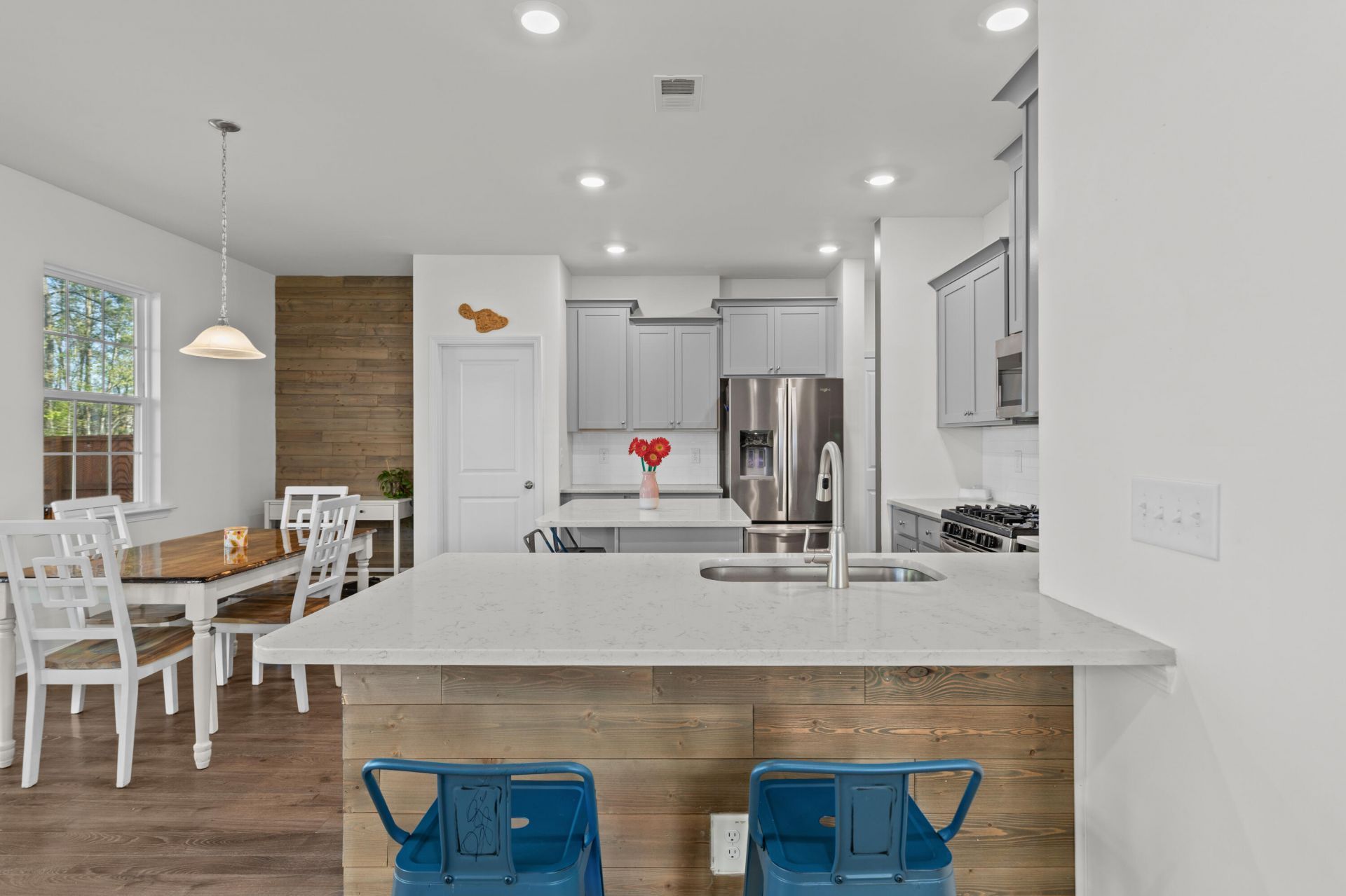 511 Singing Bush Avenue Photo 17