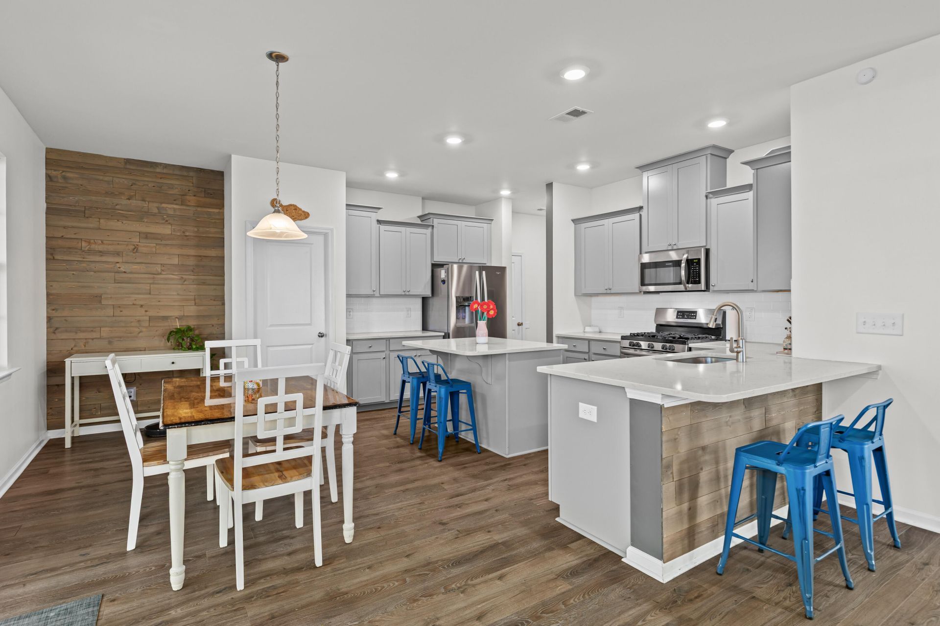 511 Singing Bush Avenue Photo 18