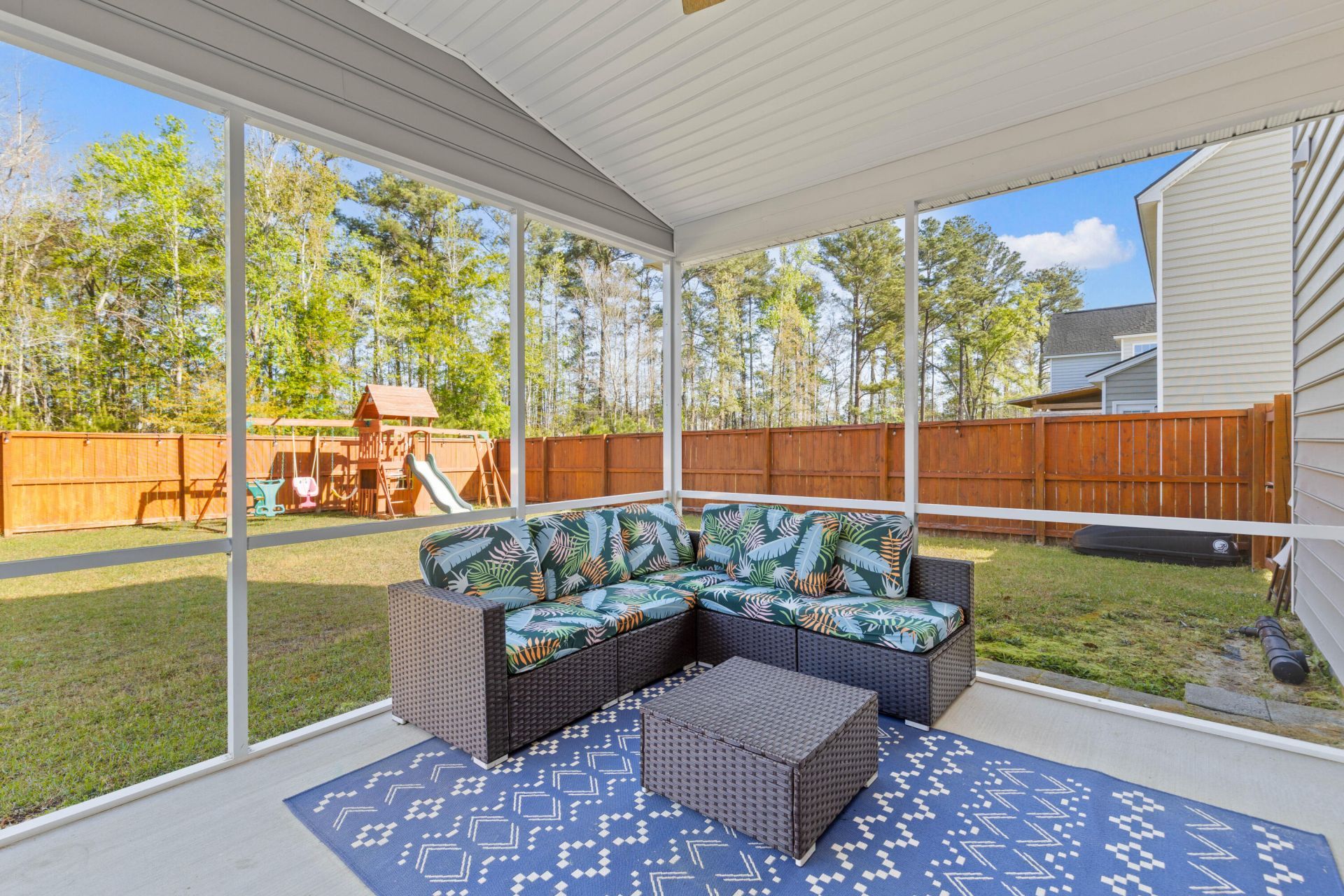 511 Singing Bush Avenue Photo 19