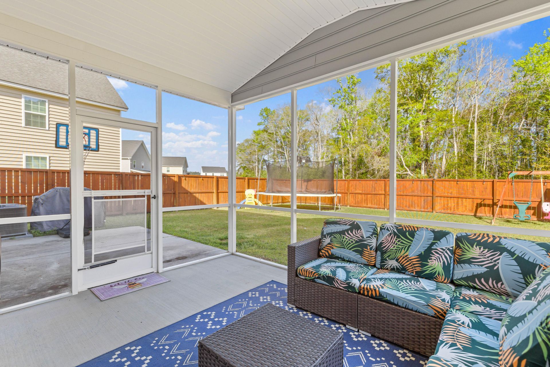 511 Singing Bush Avenue Photo 20