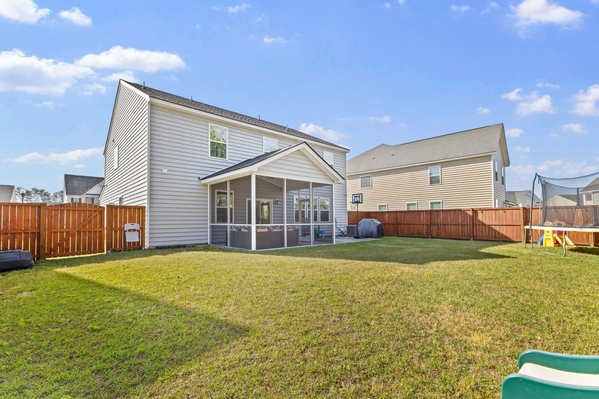 511 Singing Bush Avenue Photo 24