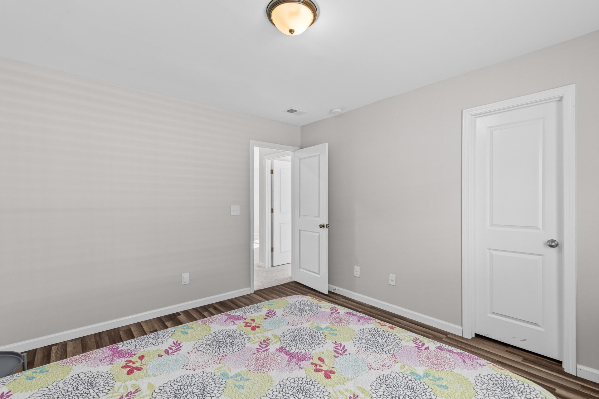 511 Singing Bush Avenue Photo 44